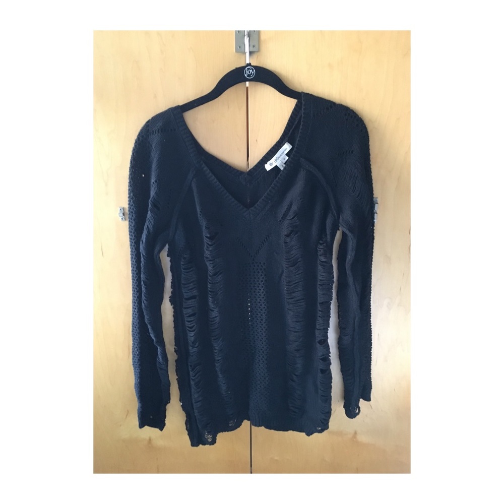 < BCBG > knit sweater